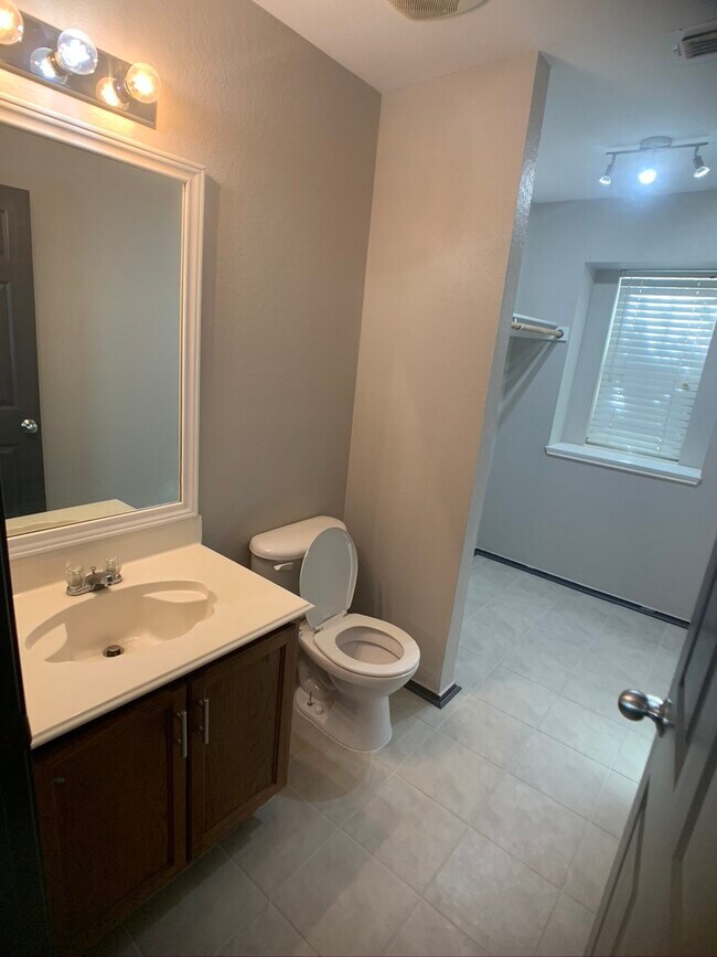 Building Photo - 7247 Irish Valley Trail