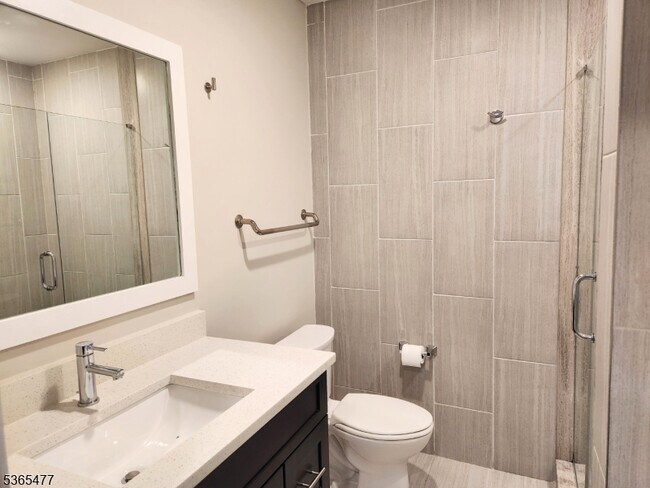 Building Photo - 59 Willet St