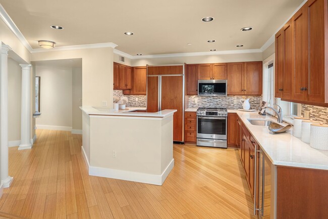 Building Photo - Luxury Penthouse with 600+ Sqft Terrace & ...