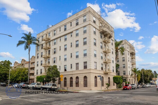 Building Photo - 3333 W. 4th St.