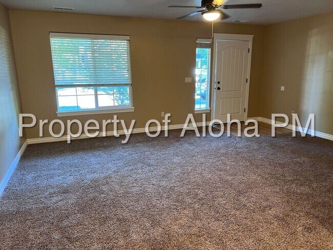 Building Photo - 4542 Brennen St W