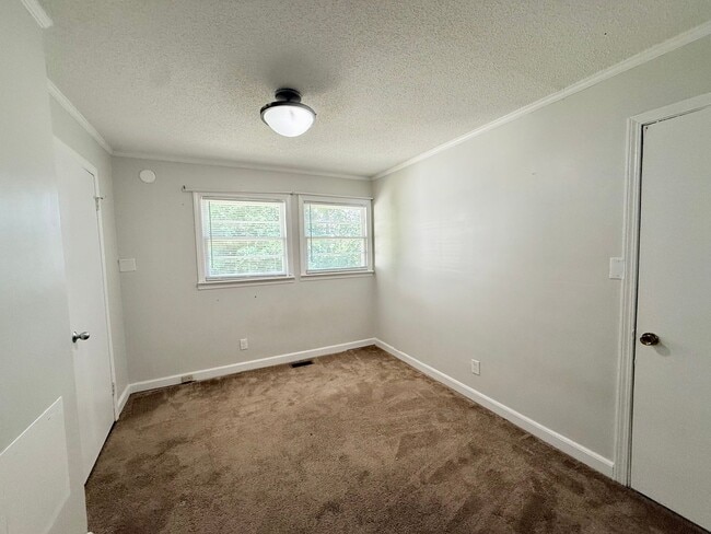 Building Photo - 17113 Green Hill Rd