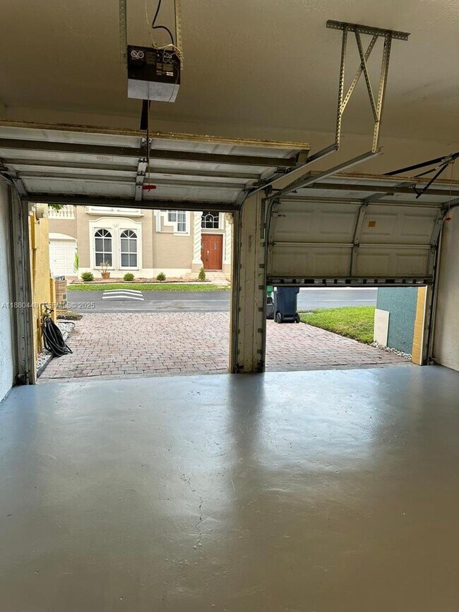 Building Photo - 10812 NW 51st Ln