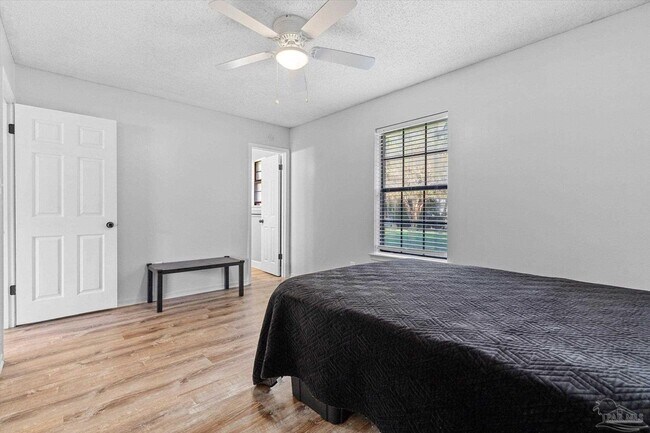 Building Photo - 10663 Silver Creek Dr