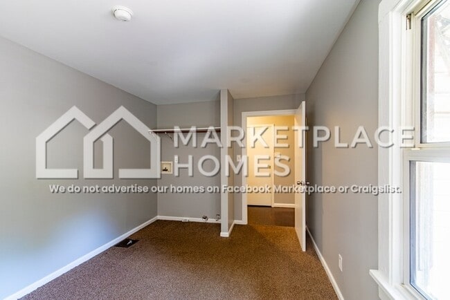 Building Photo - 3301 Brewer Dr