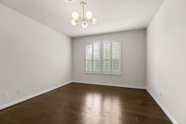Building Photo - 18900 N Bee Cave Springs Cir
