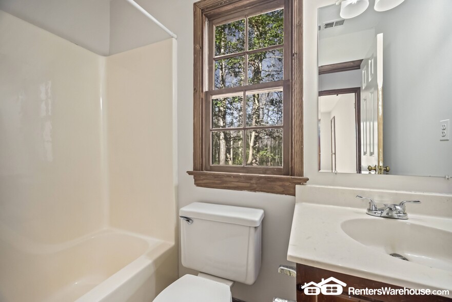 Building Photo - 4401 E Heritage Woods Ct