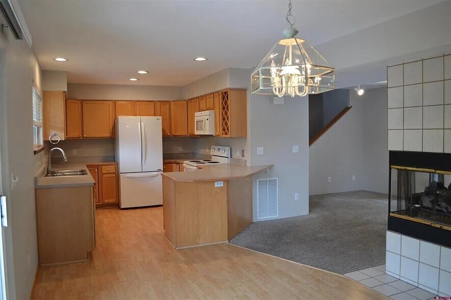 Building Photo - 57 Sunridge Ln