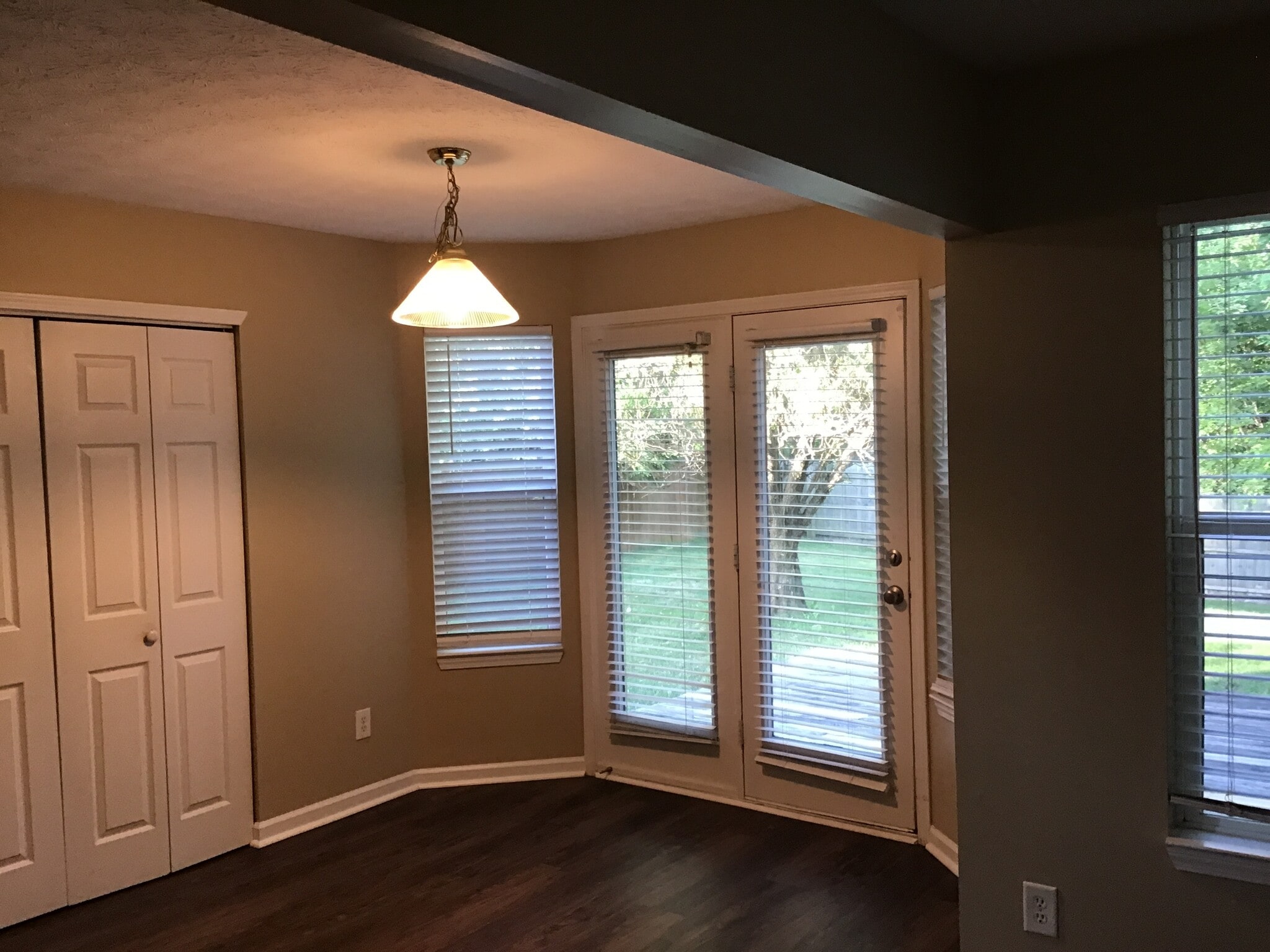 Building Photo - 1196 River Ridge Dr