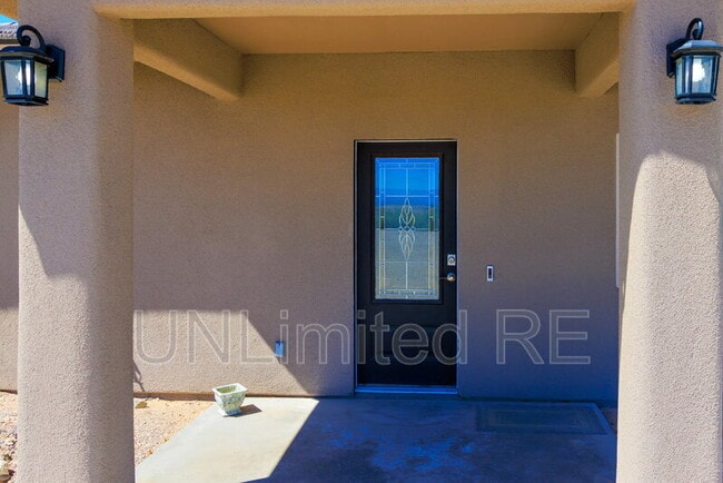 Building Photo - 7756 Sierra Vista Dr