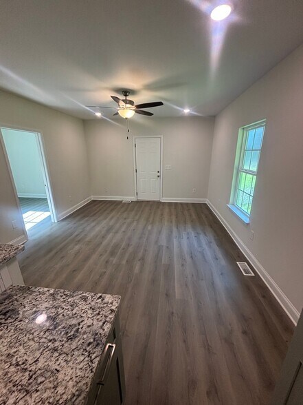 Building Photo - 1364 Bald Hill Loop