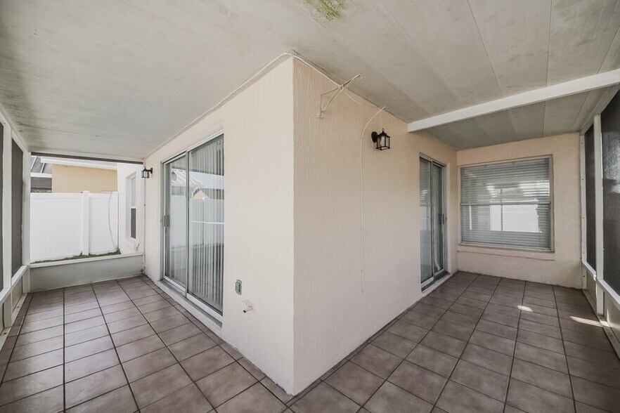Building Photo - 3227 Brewster Dr