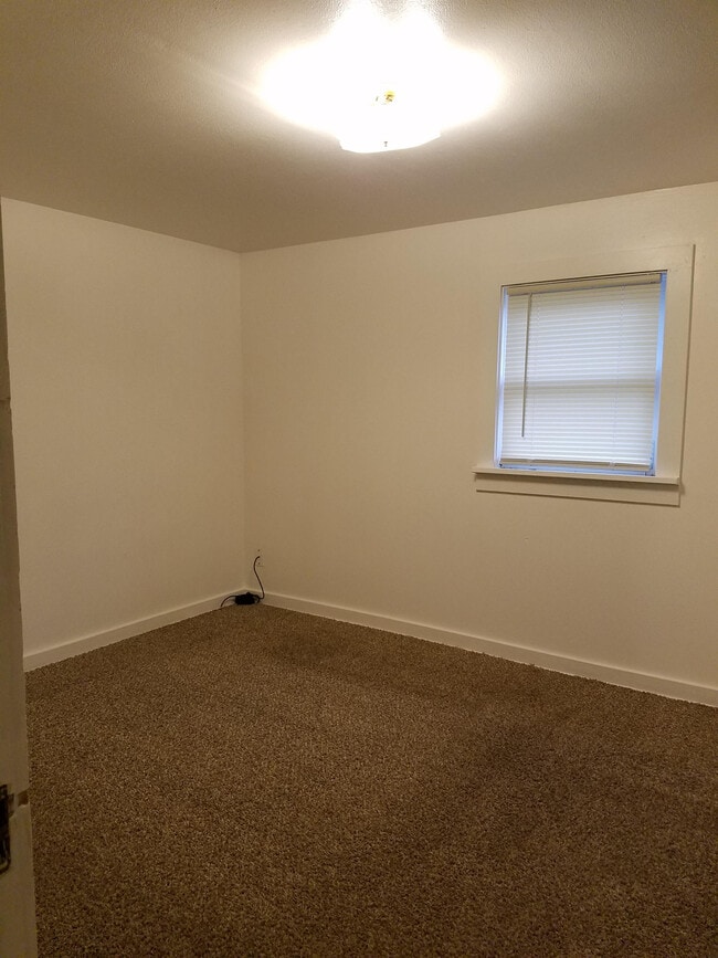 Building Photo - 593 14th St