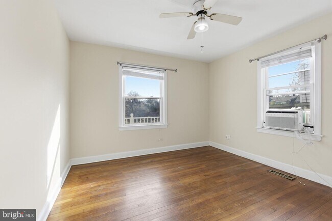 Building Photo - 10626 S Dunmoor Dr