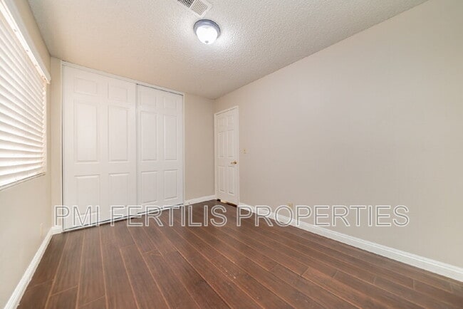 Building Photo - 1229 Hibiscus St