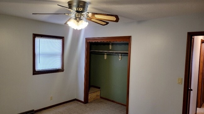 Building Photo - 1703 Lovers Lane Heights