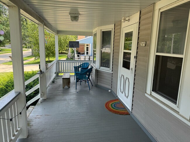 Large Porch - 205 E Bolivar Ave