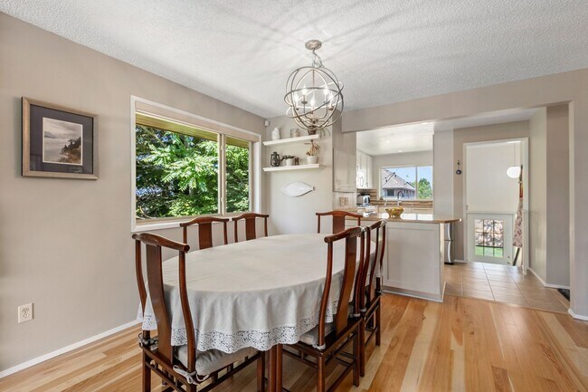 Building Photo - 4bd/2.75ba Seattle House