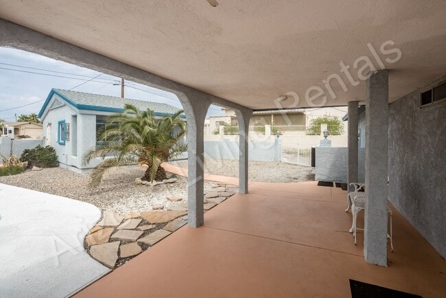 Building Photo - POOL HOME WITH CASITA