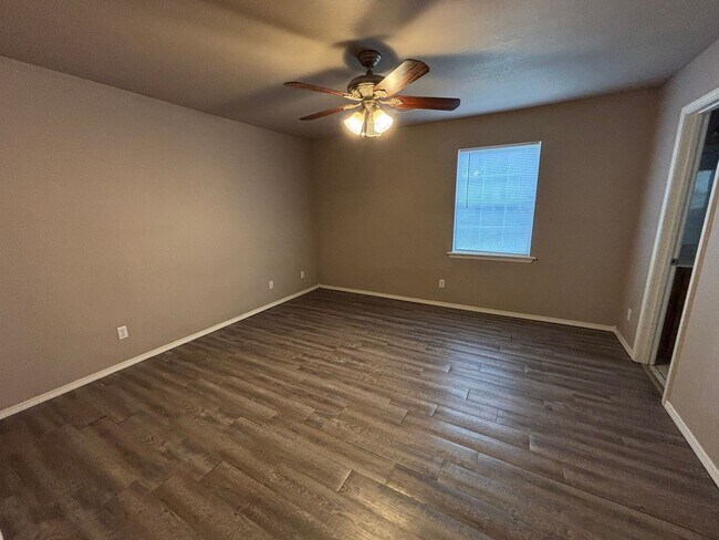 Building Photo - Welcome to this charming 3-bedroom, 2-bathroom home located in the heart of Pottsville, AR.