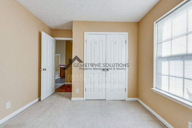 Building Photo - 1418 Owasa Trail