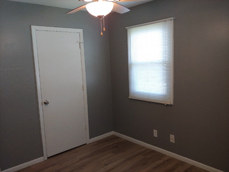 Building Photo - 3121 Westmar Dr