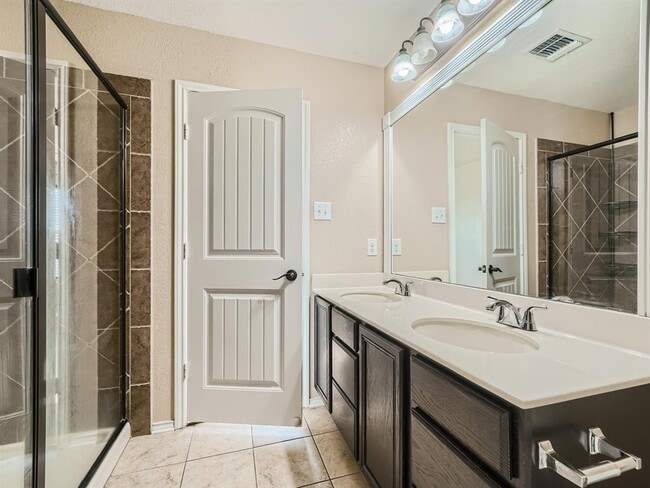 Building Photo - 503 Carrington St