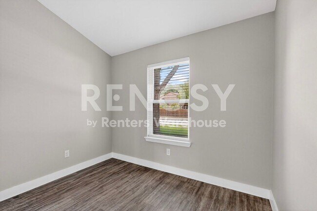 Building Photo - Complete Refreshed Move In Ready in Rowlett