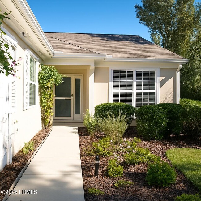 Building Photo - 10 Nightingale Ln