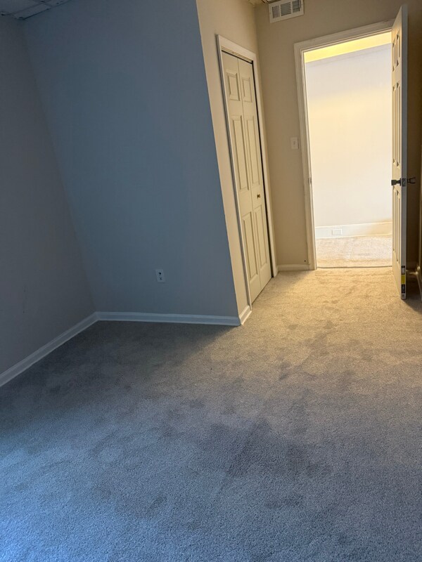 Building Photo - 475 York Rd