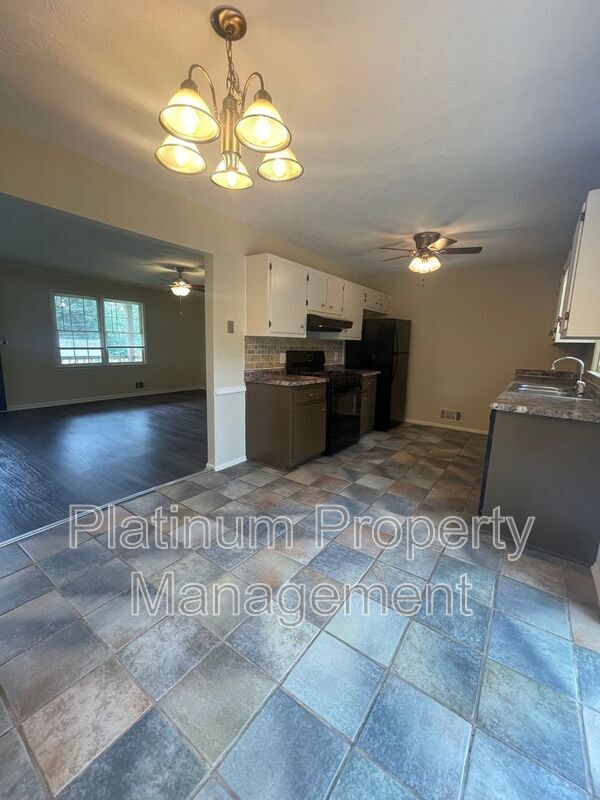 Building Photo - 118 Arbour Way