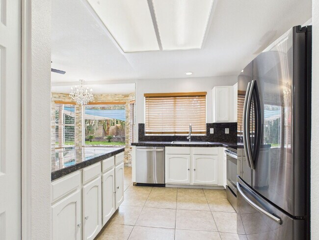 Building Photo - Trade Winds at Gilbert