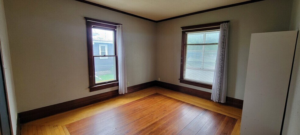 Bedroom - 532 Riehl St
