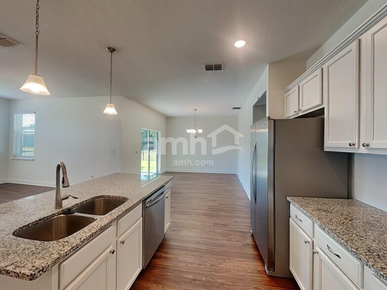 Building Photo - 2458 Ixora Ct