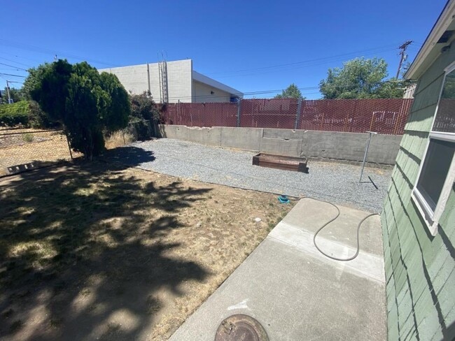 Building Photo - 80 Arden Cir