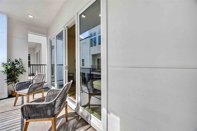 Building Photo - 316 C Walthall Dr