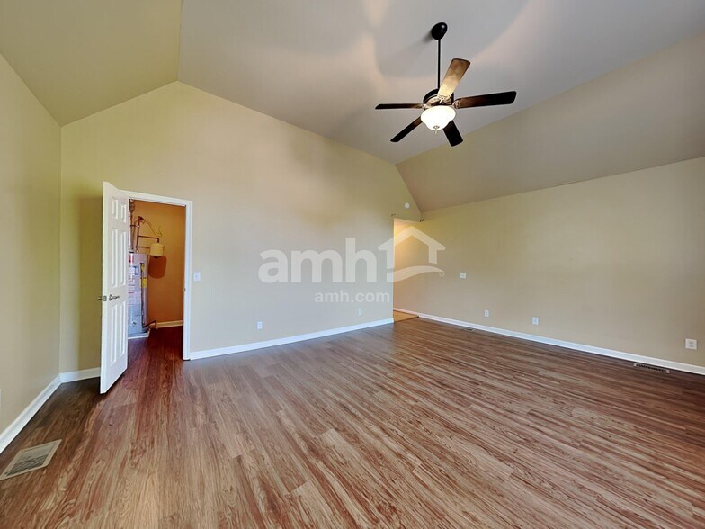 Building Photo - 6544 Broken Bow Dr