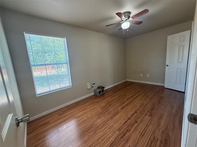 Building Photo - 733 S Crockett Dr