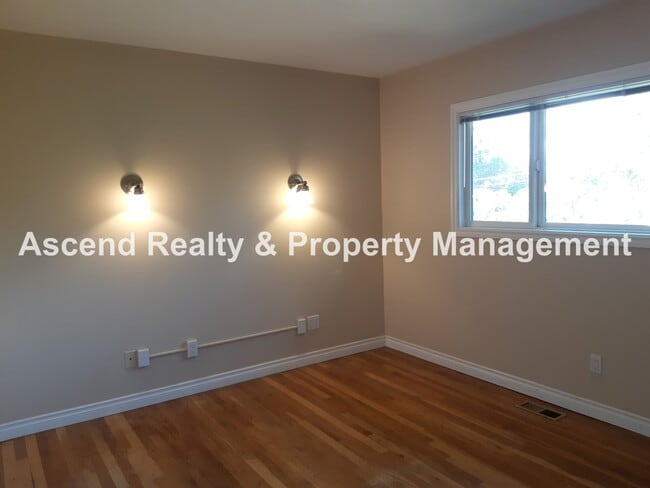 Building Photo - Now Showing-Cedar Hills Mid Century Modern...