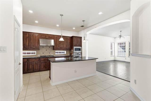 Building Photo - 304 Sir Brine Dr