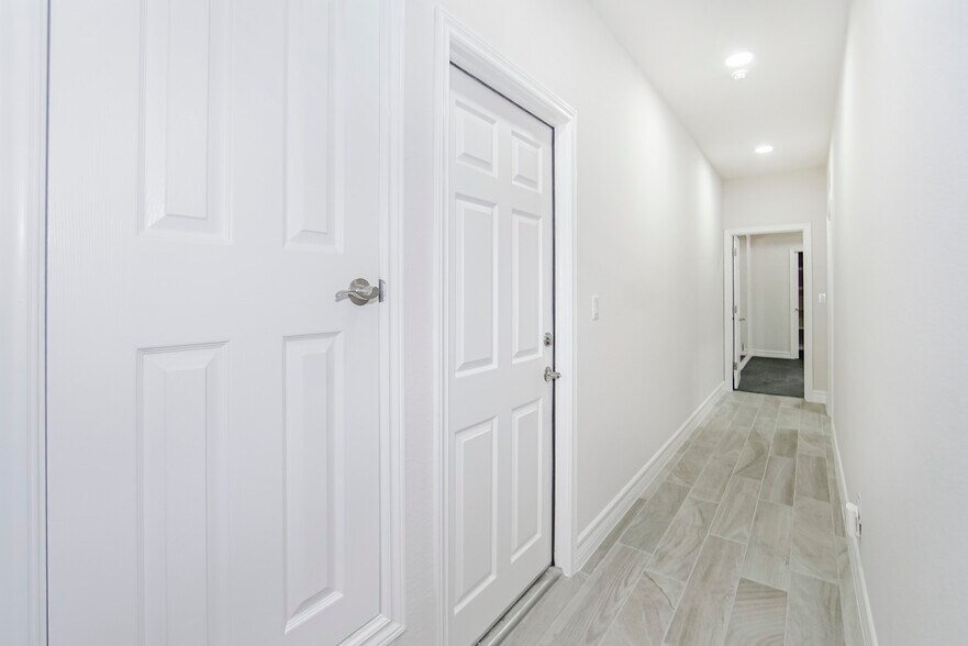 Building Photo - 6489 Calle Placido Dr