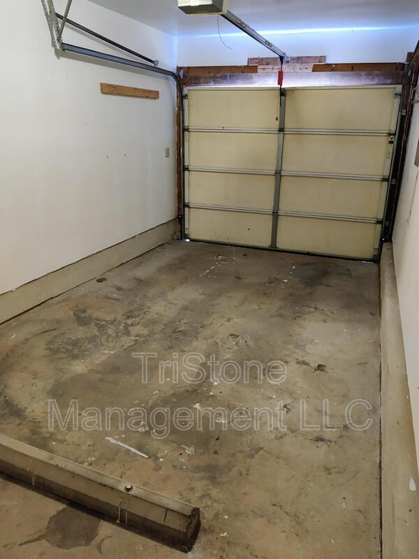 Building Photo - 5748 Ebley Ln