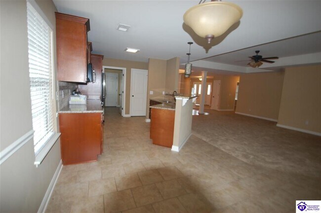 Building Photo - 101 Vineland Pkwy Dr