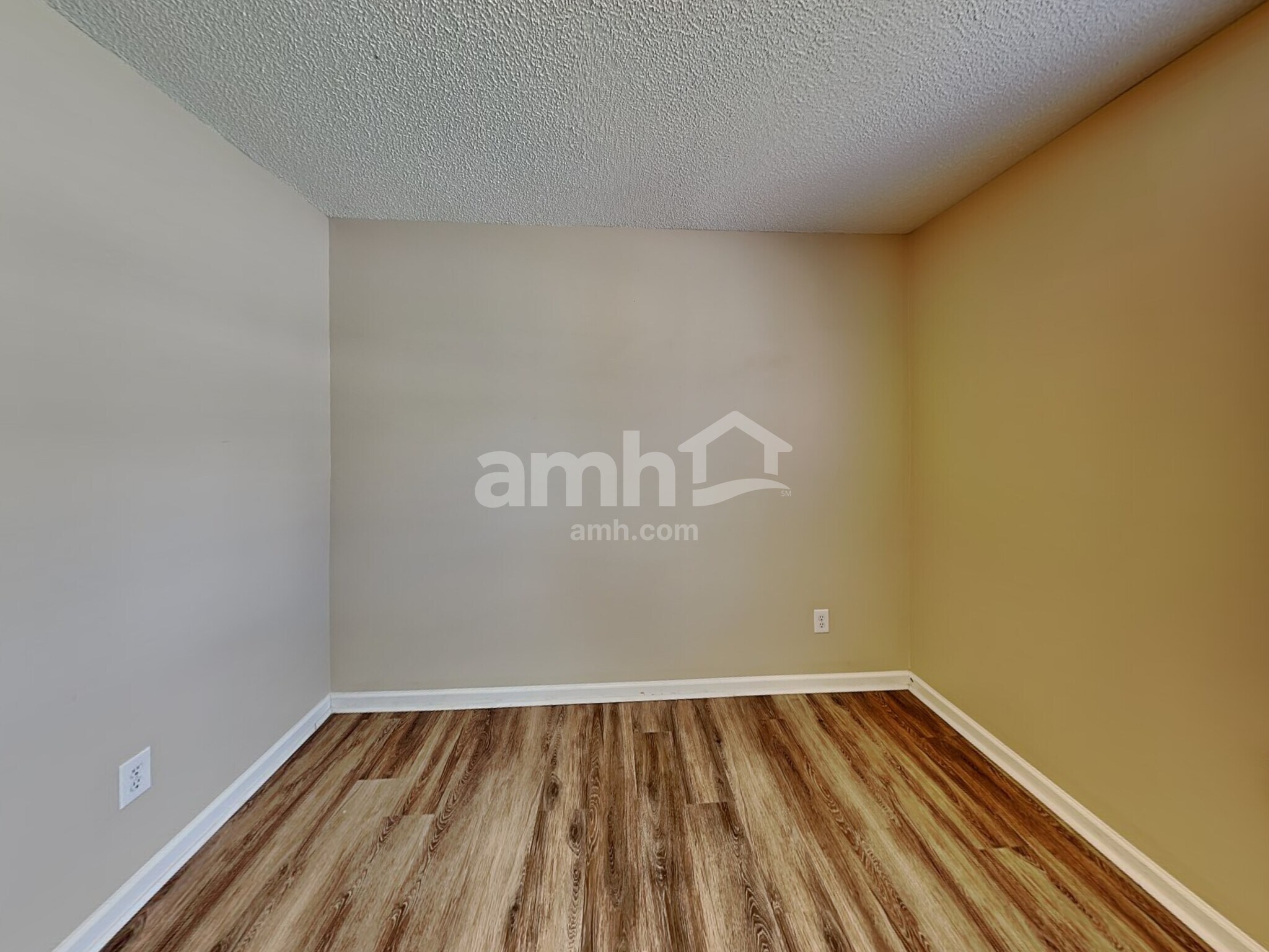 Building Photo - 4832 Asherton Pl NW