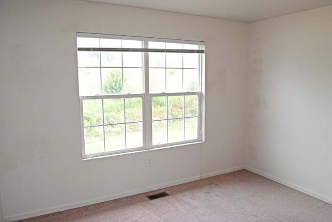 Building Photo - Available July 18th