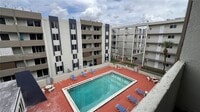 Building Photo - 10000 NW 80th Ct