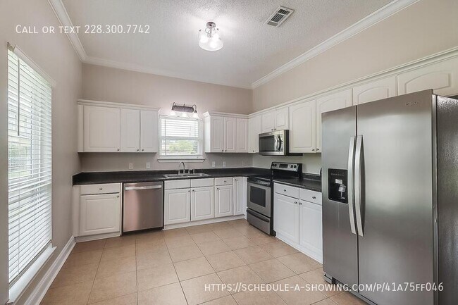 Building Photo - 410 Old Spanish Trail