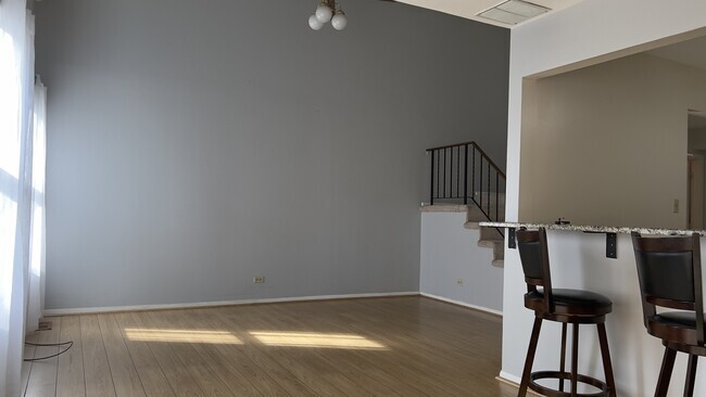 Building Photo - 385 Grissom Ct