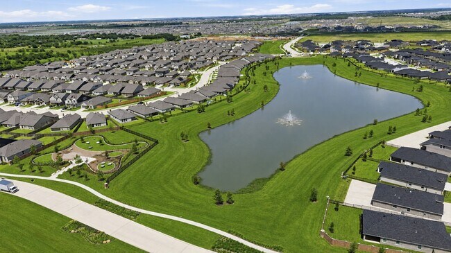 Building Photo - 27531 Sunterra Village Dr