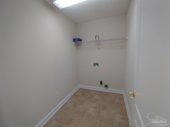 Building Photo - 720 Buoy Dr